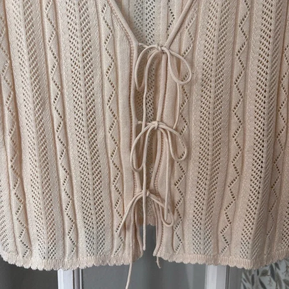 ☘️OLD NAVY Crochet Tie Vest Sz M NWT - Picture 3 of 10